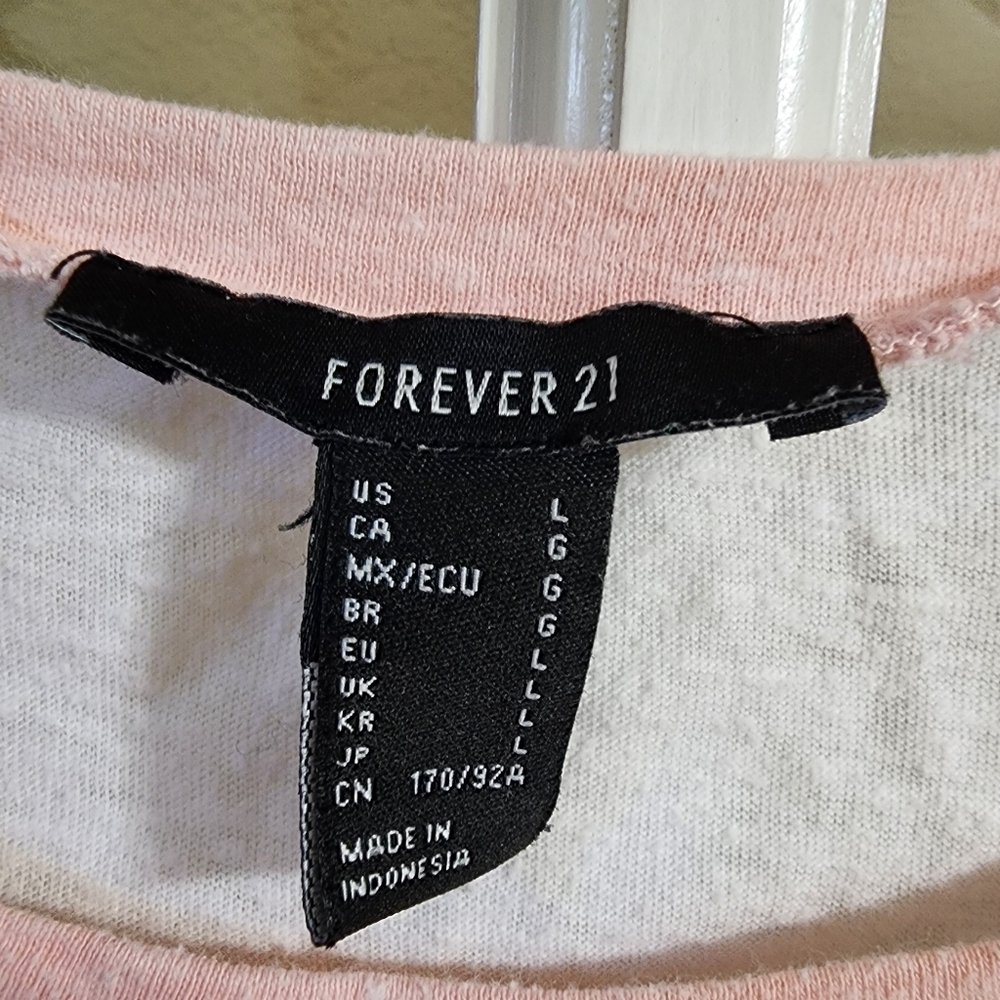 Forever 21 Pink White Raglan Crop Tee Size L Colorblock Baby Tee Casual Y2K - Picture 8 of 8